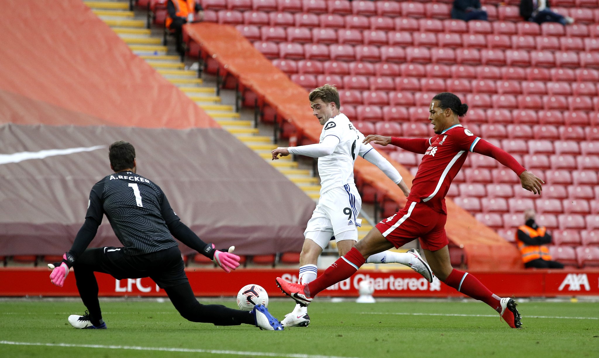 季中保持了 季中保持了